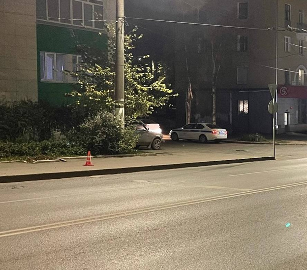    В Кирове водитель электросамоката сбил пенсионерку и скрылся