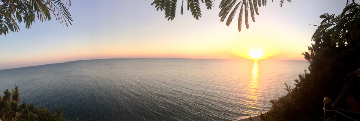 Фото из личного архива: видовый вид на море) 