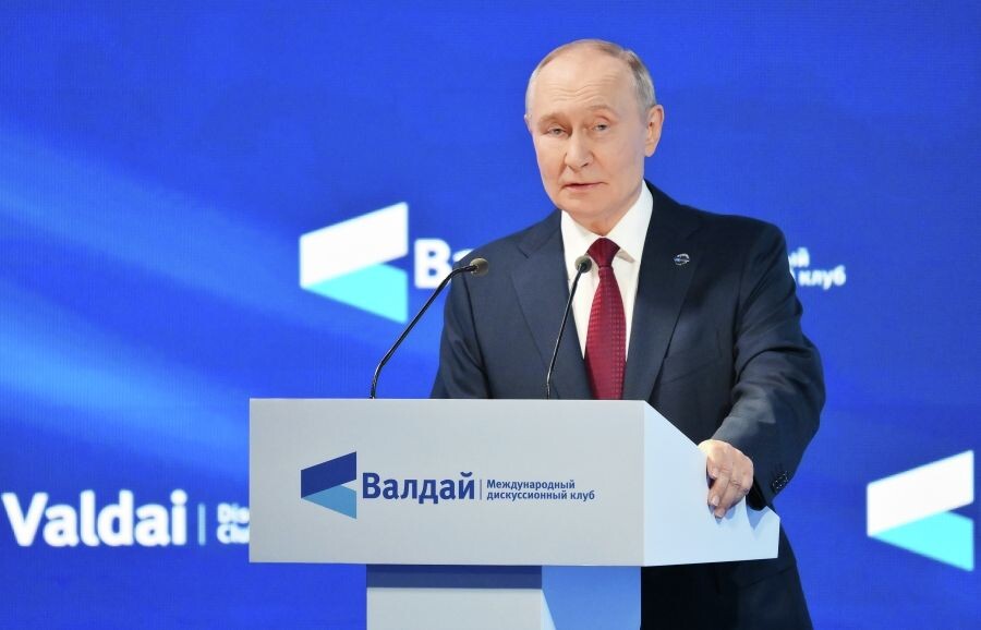    Владимир Путин выступает на пленарной сессии XXII ежегодного заседания Международного дискуссионного клуба «Валдай» / Источник: © Григорий Сысоев/РИА Новости