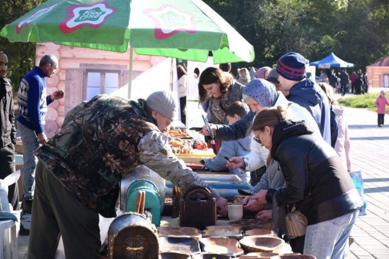    В Оренбурге работает областная ярмарка «Товары Оренбуржья – 2025» Оренбуржье