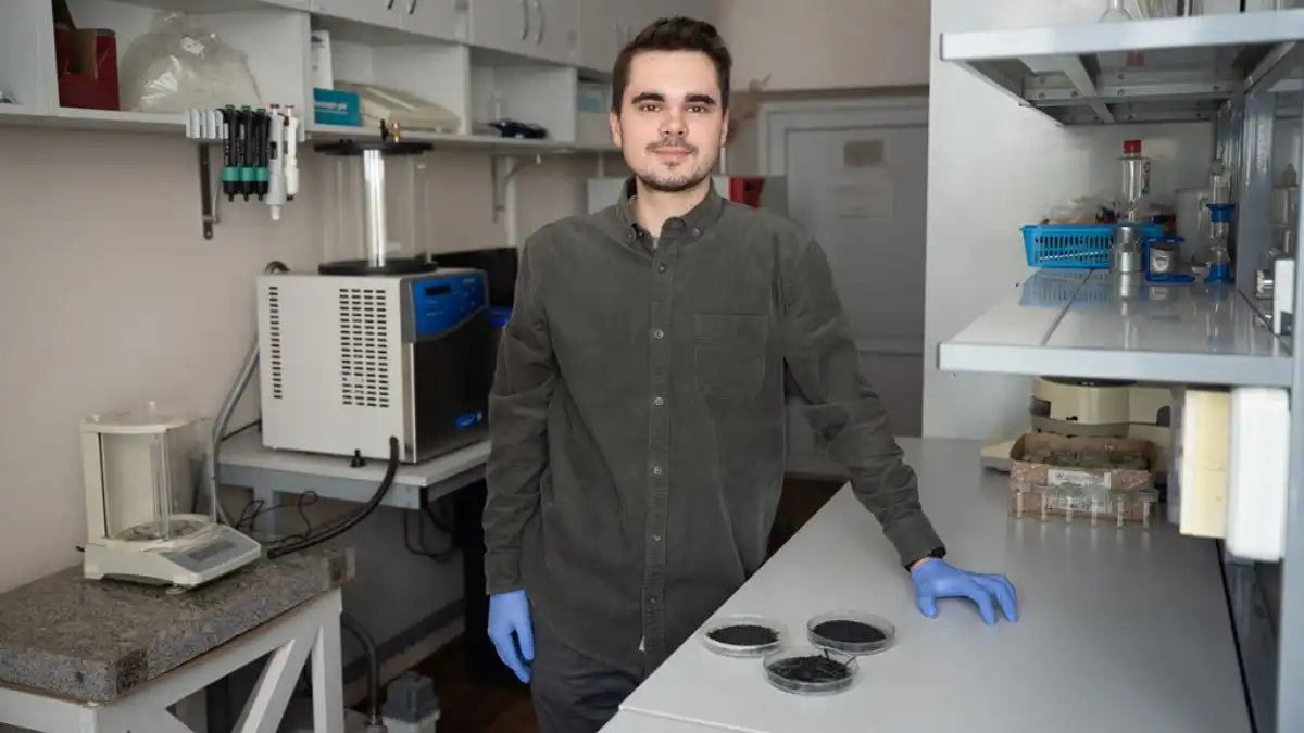 Фото:ТГУАспирант Биологического института ТГУ Максим Горностаев