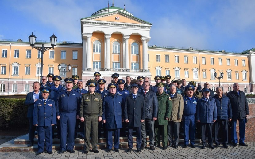    Командующие войсками ПВО стран СНГ собрались на совещание в Ижевске