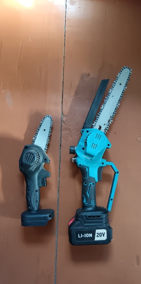 Слева — прошлая пила, справа новая.