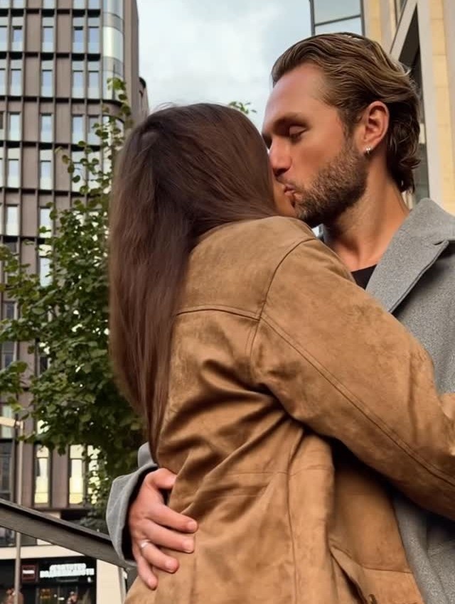 Влад Соколовский с женой. Фото: соцсети/@vs20