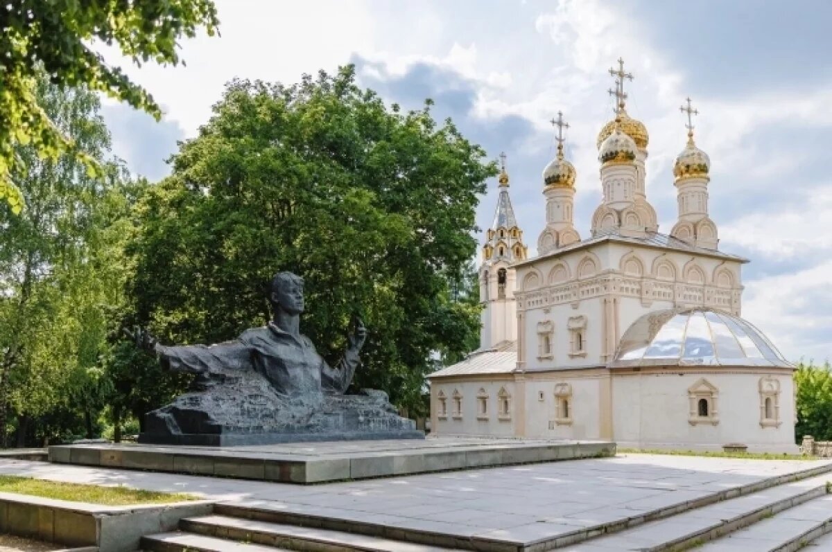    Рязань отметила 130-летие Сергея Есенина поэтическим митингом