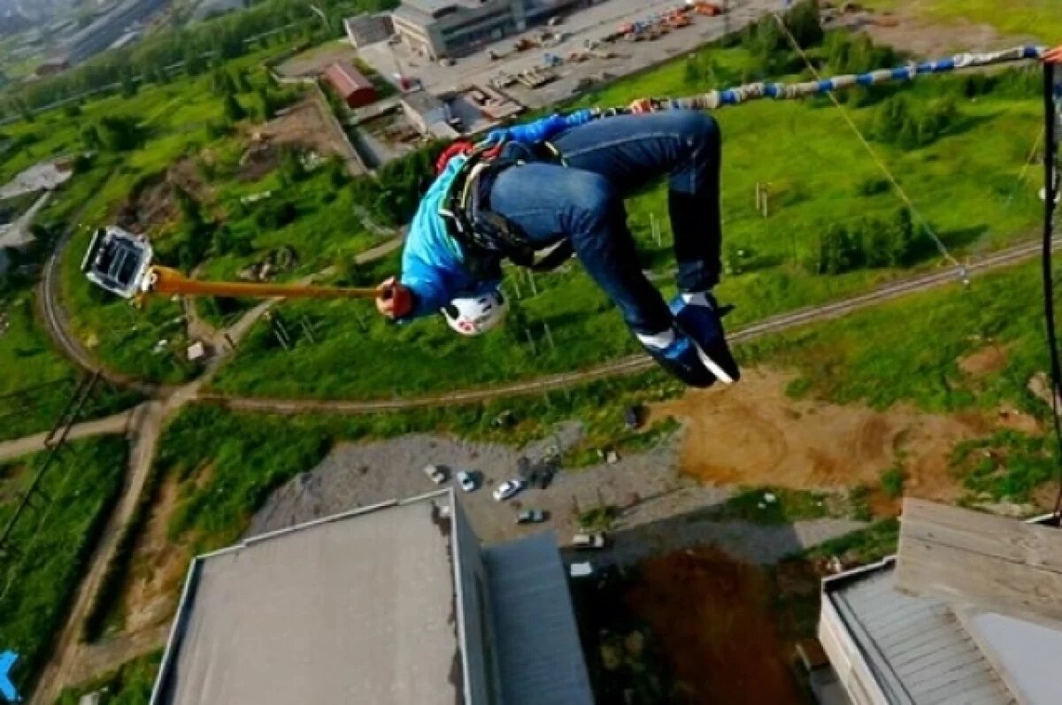    76-летняя пенсионерка из Калининграда совершила прыжок с горы