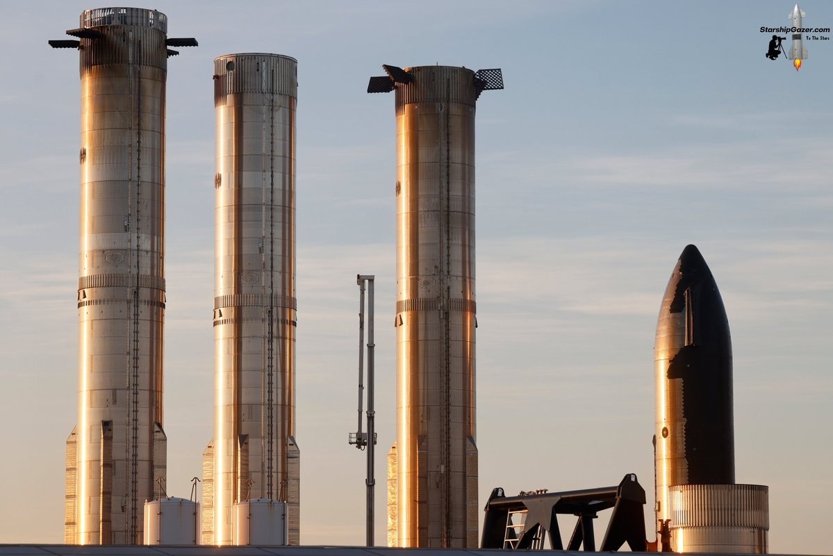 В15-1 в Rocket Garden. Крайний слева.