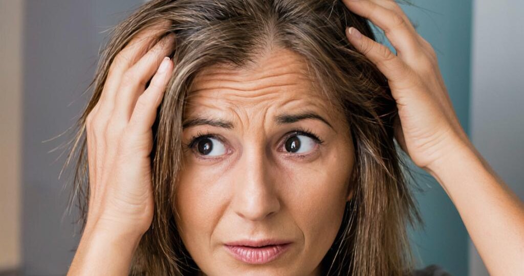 Почему выпадают волосы: причины и способы борьбы