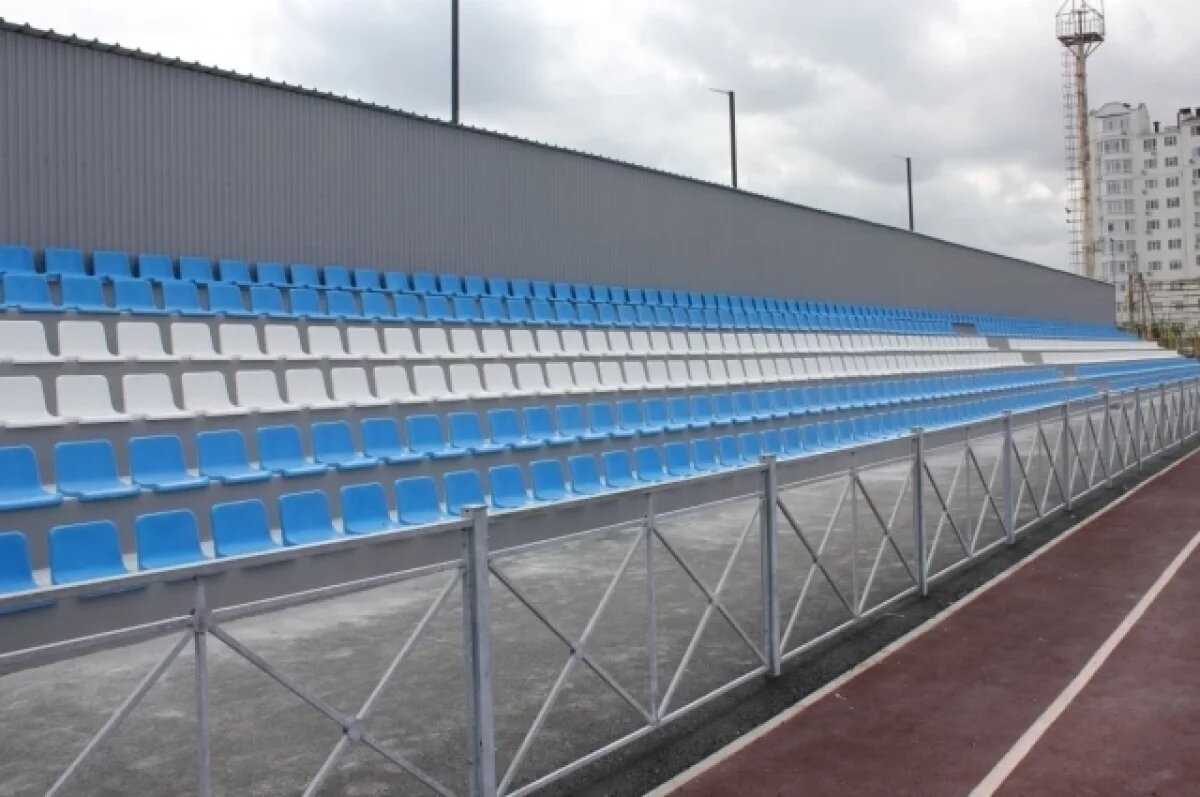    В Феодосии завершают ремонт стадиона «Кристалл» им. В. Шайдерова