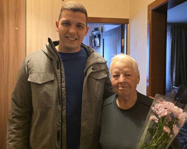     Курские студенты посетили подопечных социального учреждения «Ветеран»