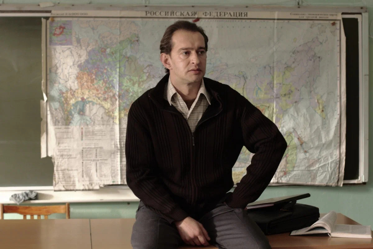 Константин Хабенский в роли Служкина. Кадр из фильма «Географ глобус пропил», 2013 г.