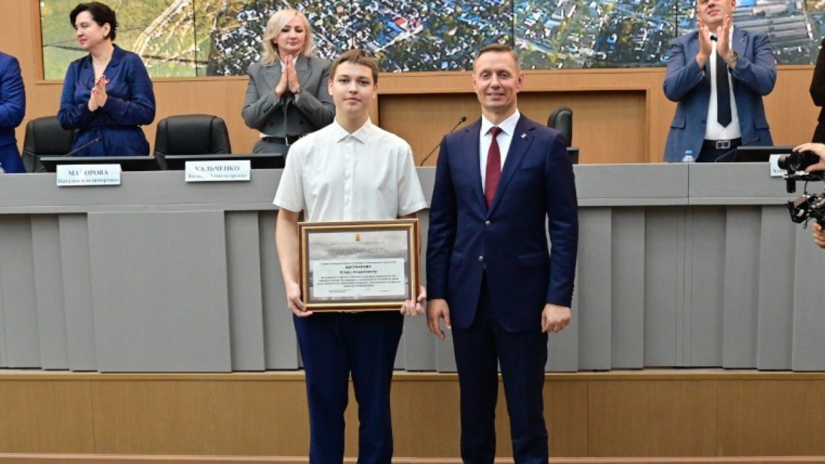    Вынес на руках: во время атаки беспилотников подросток спас 96-летнюю бабушку