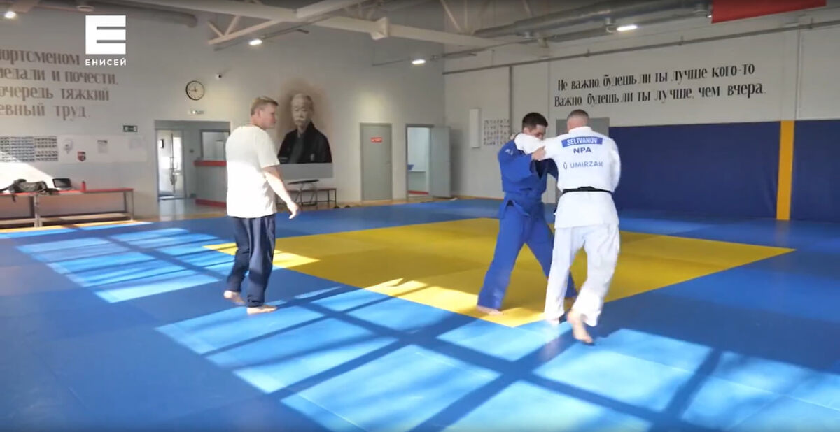     Красноярский борец Павел Селиванов готовится выступить на Паралимпиаде