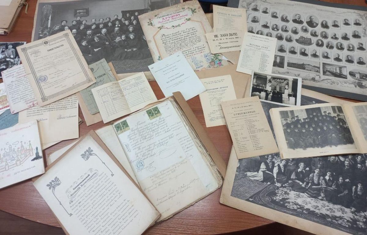    Нижегородские архивисты подготовили ко Дню учителя фотодокументальную выставку
