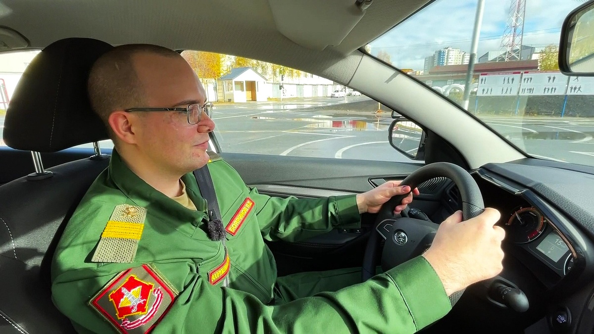    В Югре ветеранов СВО учат водить машину с ручным управлением