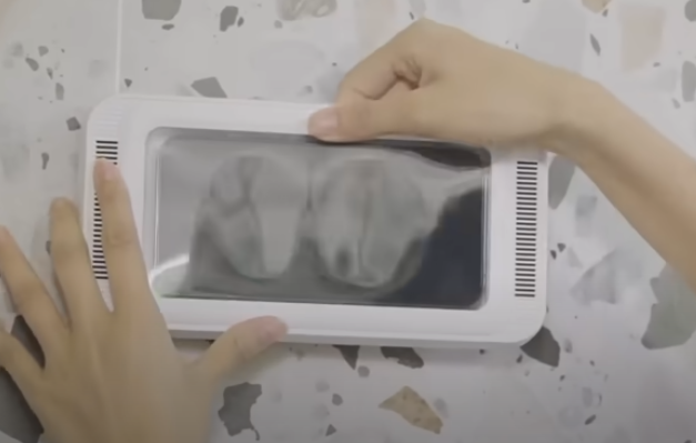 Держатель для смартфона в душе