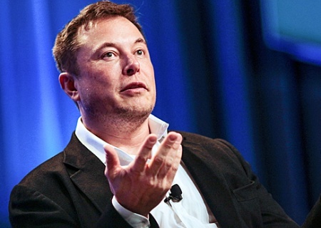    Илон Маск пошёл в атаку на премьера Британии за нападки на правые силы: «Стармер — актёр с пустой головой»