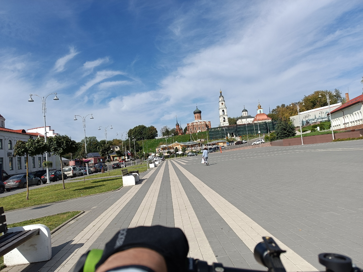 Вид на Волоколамский кремль с центральной площади. 