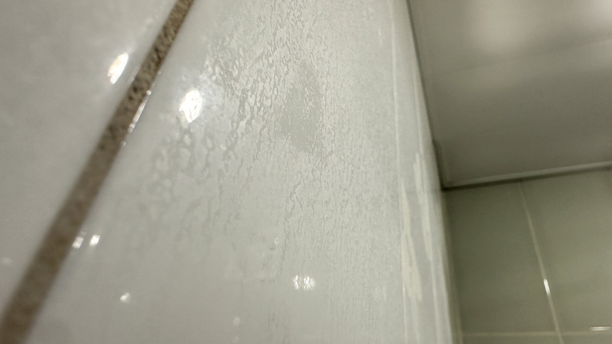 Следы от воды очень трудно отмыть на керамической плитке низкого качества