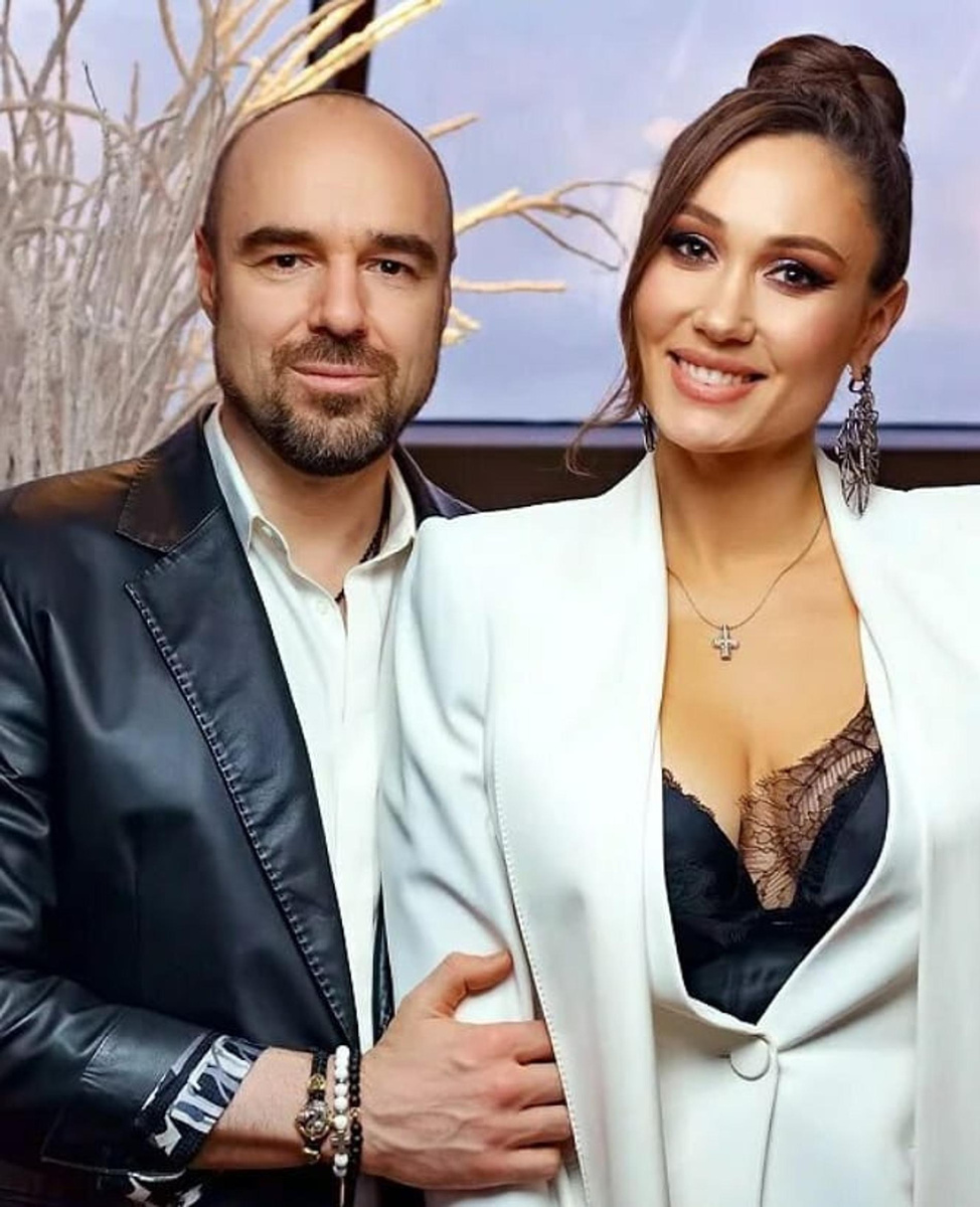    Роман и Елена Товстик. Фото: Инстаграм (запрещён в РФ) @roman_tovstik