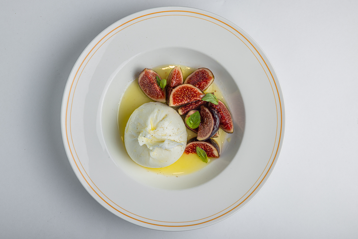    Новости ресторанов: картофельные пончики, ромовые мини-бабы и суп из перцев поблано (фото 3)