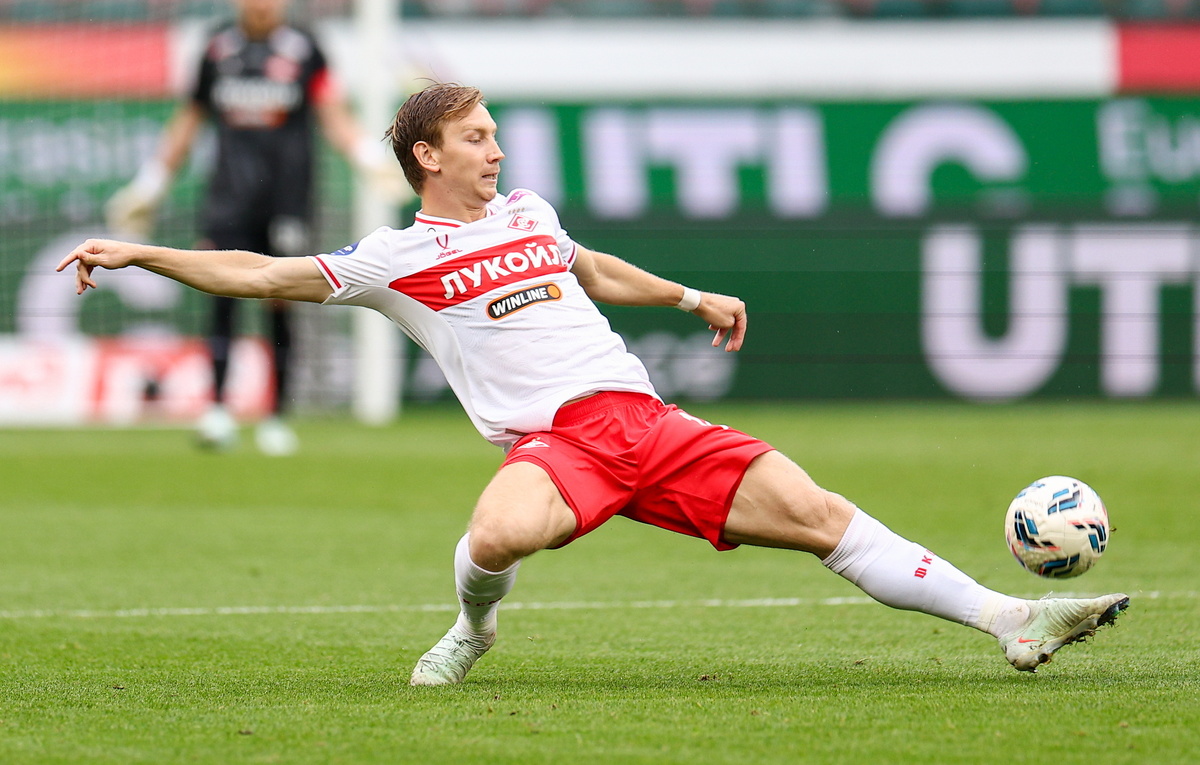    Полузащитник "Спартака" Наиль Умяров   Александр Щербак/ТАСС