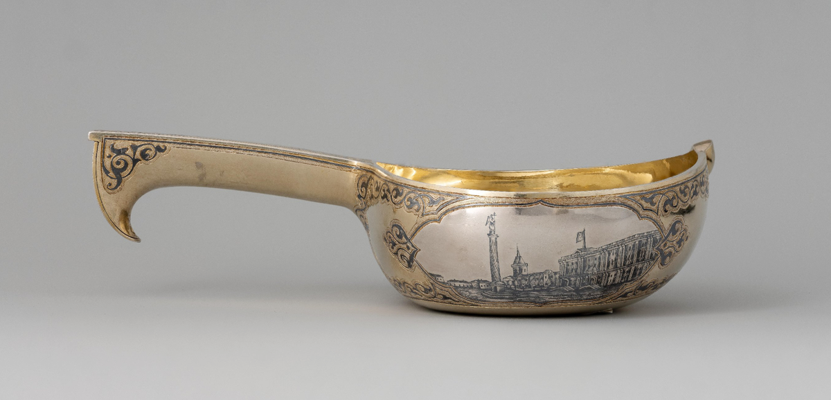 Ковш. Фирма «Губкинъ». Москва, 1856 г. Серебро, чернь; гравировка, золочение