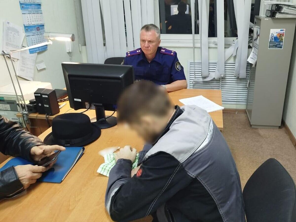    Мужчина, обвиняемый в убийстве жены и двух малолетних дочерей в Ульяновске© Фото : СУ СКР по Ульяновской области/Telegram