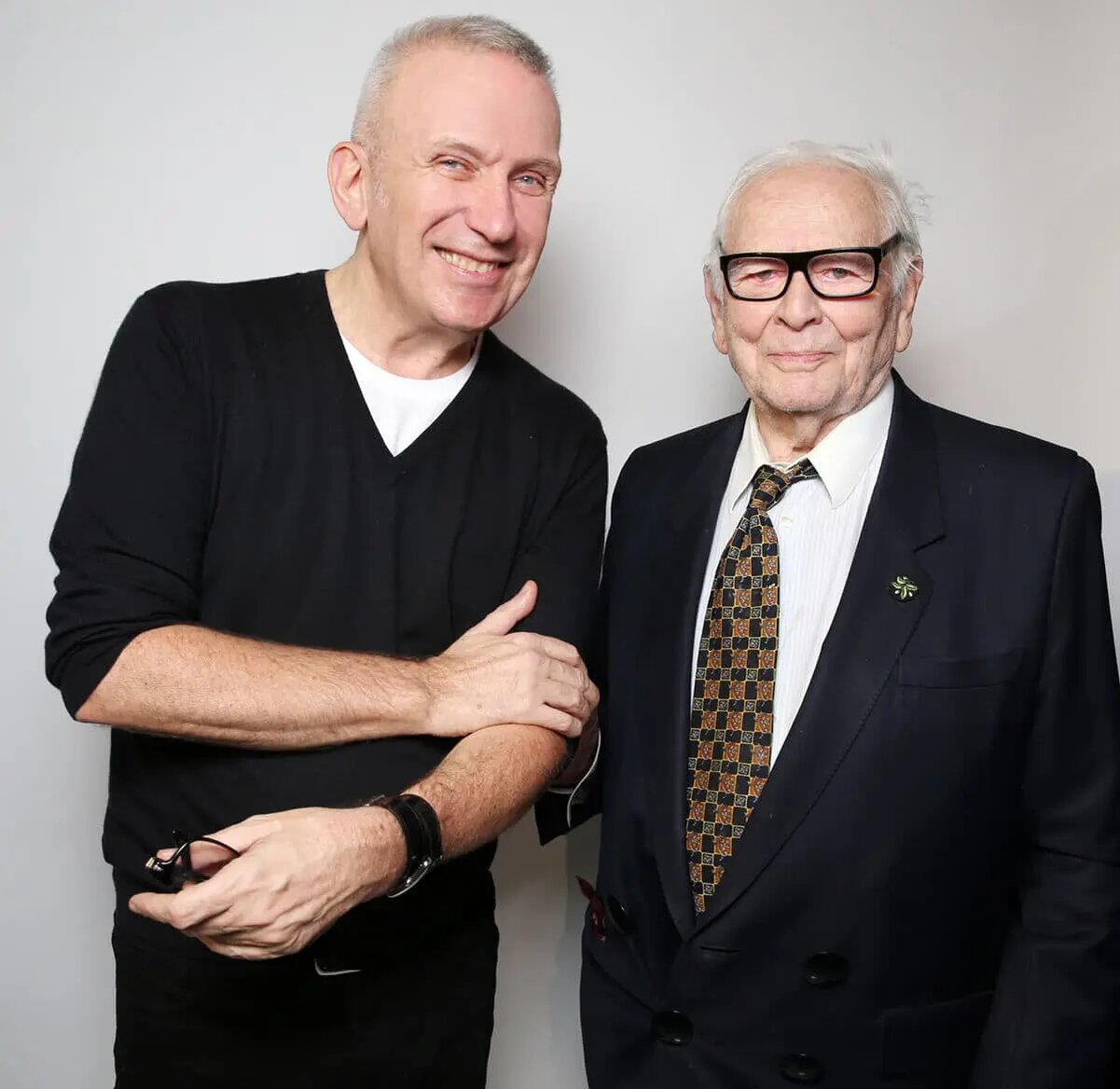 Жан-Поль Готье с Пьером Карденом, который буквально открыл ему дорогу в моду