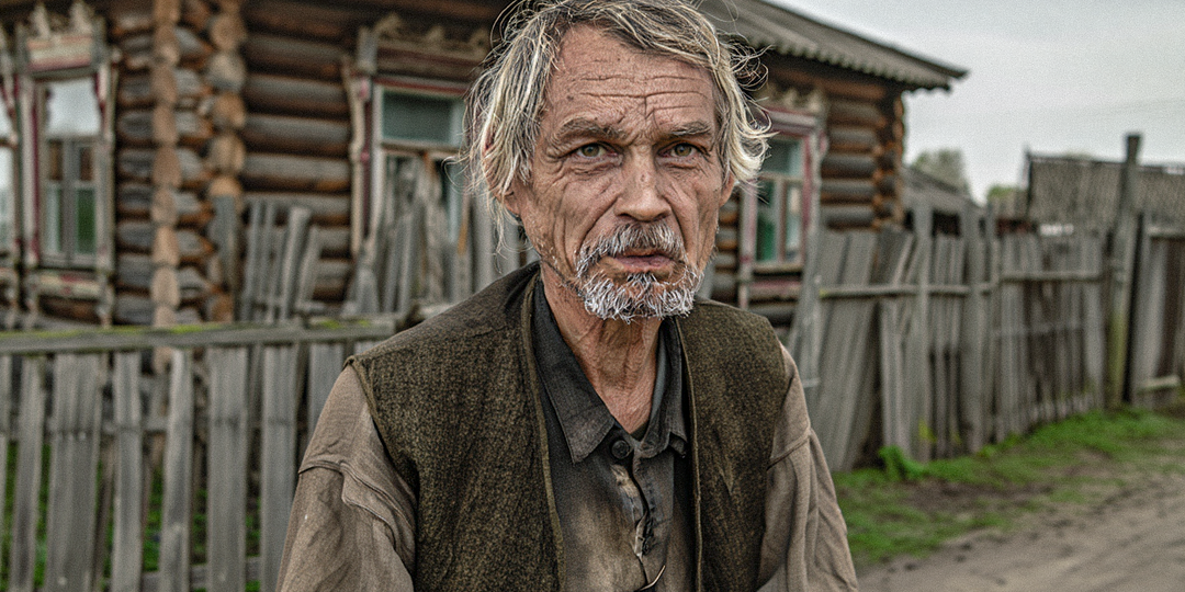 «Я остался один»: как живёт последний обитатель уральской деревни-призрака без электричества и связи