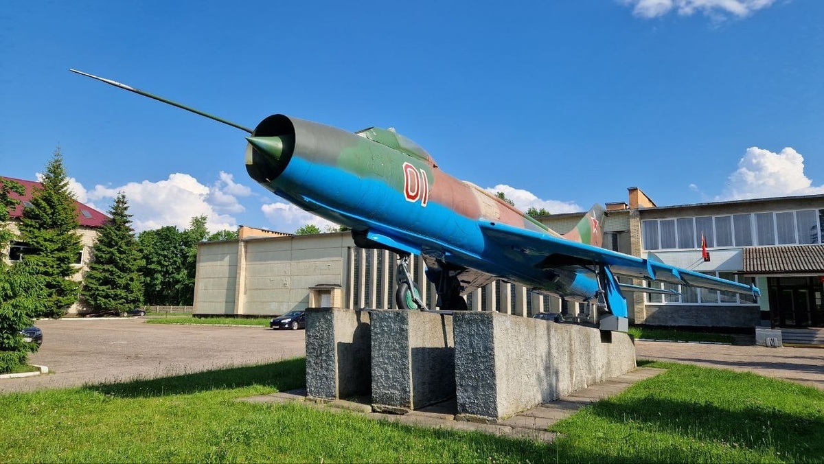 Су-7БКЛ (изделие «С-22КЛ», "01 красный"/Дальневосточный машиностроительный завод" (ДМЗ, сейчас КАПО). 1965-1972. Лида. Беларусь.