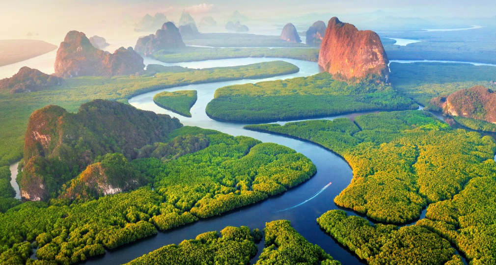 Малоизвестные страны, которые могут стать следующей туристической Меккой