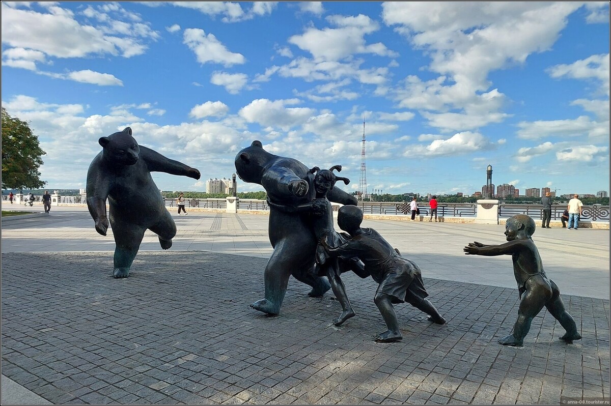 Китайский вариант того, что происходит на другом берегу реки © Анна Кудрявцева