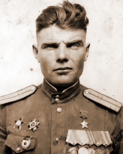 Бой шестерых против роты: как лейтенант Вася Крикливый выжил в неравном бою и стал Героем