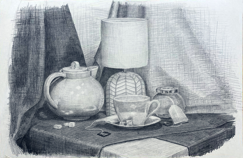 Натюрморт чернографитными карандашами, выполненный ученицей художественной студии "АртМосква" Розановой Н.