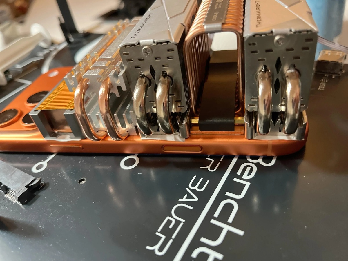    Кто ты, воин? На iPhone 17 Pro Max установили кучу радиаторов для идеального охлаждения