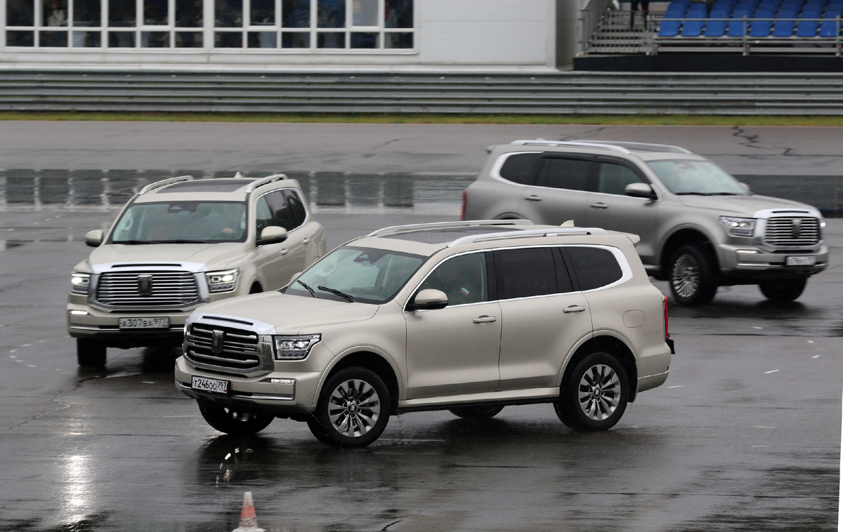 показательные заезды на Tank 500