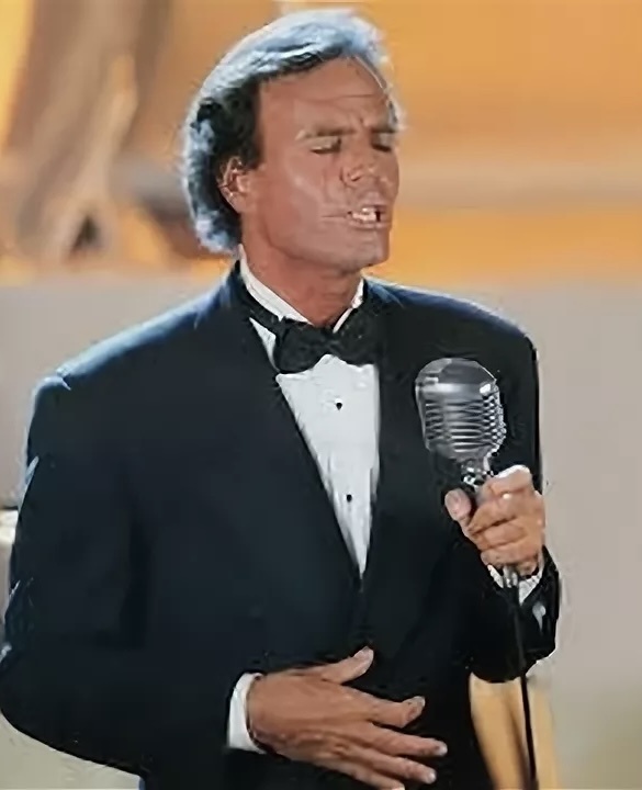 Жуткая автокатастрофа, 2 года в больнице, крах карьеры футболиста в клубе «Реал Мадрид»! Почему это произошло в жизни Хулио Иглесиаса?