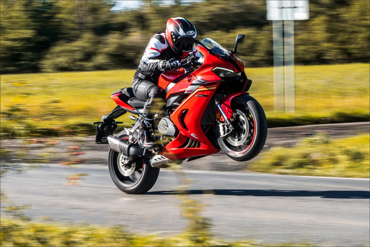 Будьте бдительны. На улице нет мелочей. Только постоянное внимание и непрерывное сканирование обстановки позволяют минимизировать риски и обеспечить максимальную безопасность.