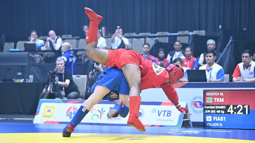     Демид Волков и Маликберди Бегиев  ФИАС