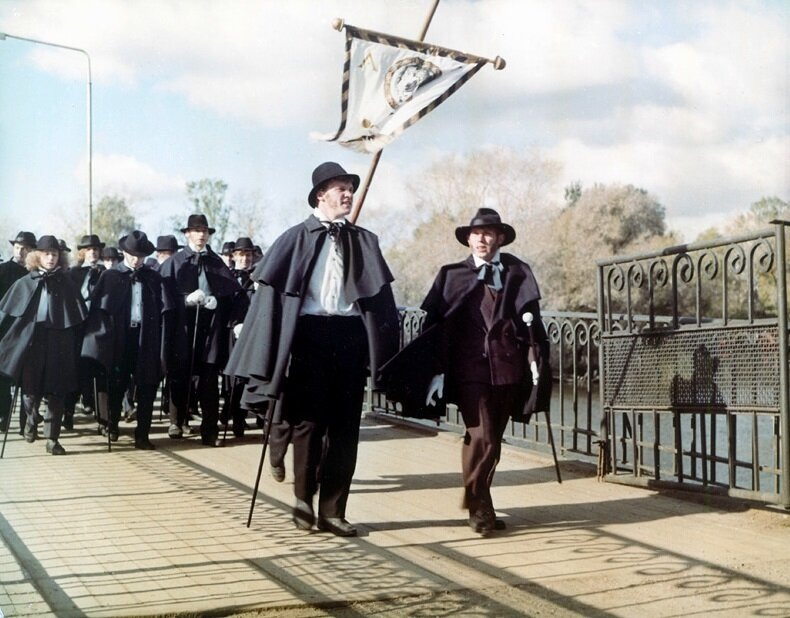 Кадр из фильма "Бакенбарды" 1990