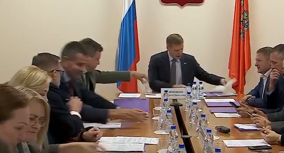     В Заксобрании Красноярского края обсудили программу «Земский тренер»