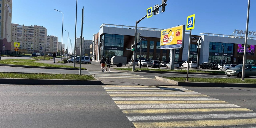 Нужно ли тормозить перед "зеброй", если пешеход еще далеко? Отвечает автоюрист