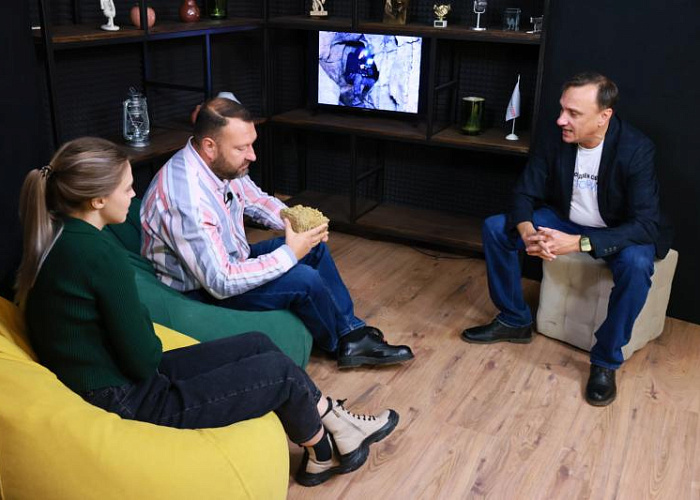 Исследовать пещеры помогают спелеологи. Фото Дмитрия Куткина