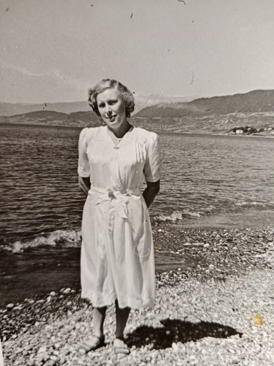 Бабушка любила море