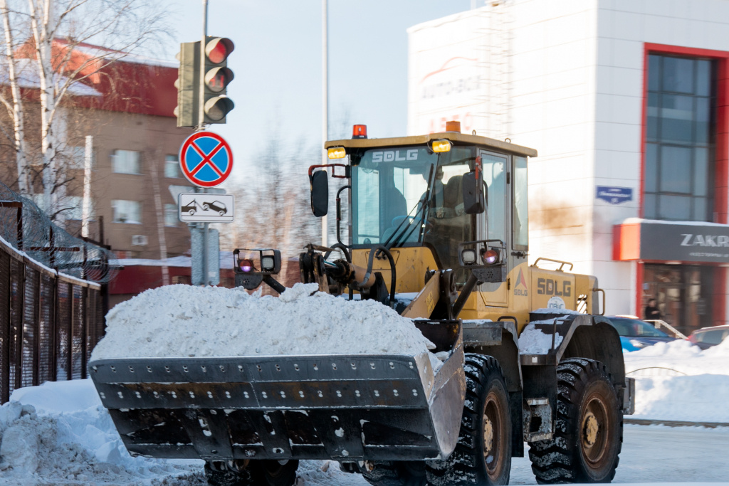    Дорожники Югры заверили, что готовы отвечать за 2 879 км автодорог этой зимой