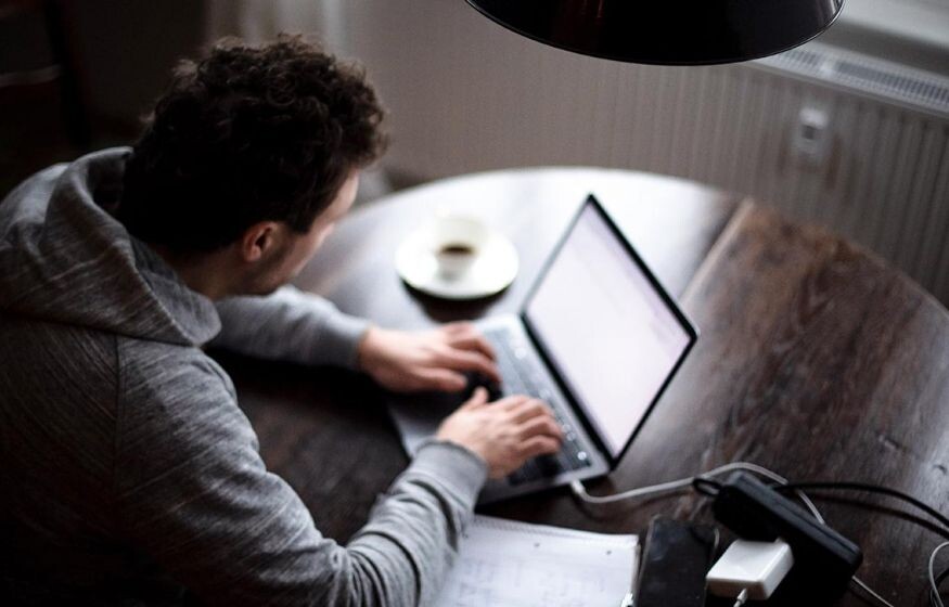    «Появятся стахановские результаты на работе»: кого хотят перевести на удаленку?