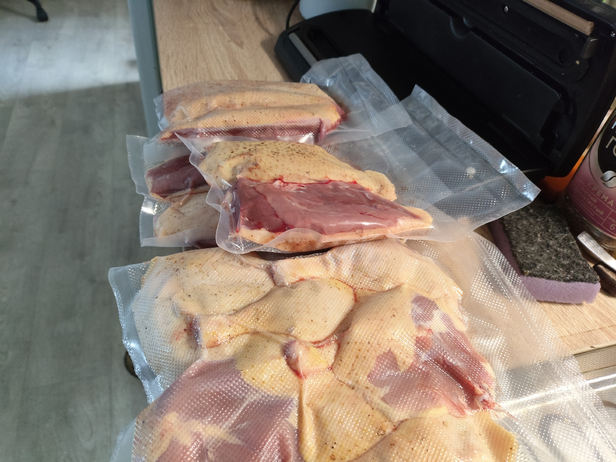 Ножек много, на какой-нибудь праздник пойдут.