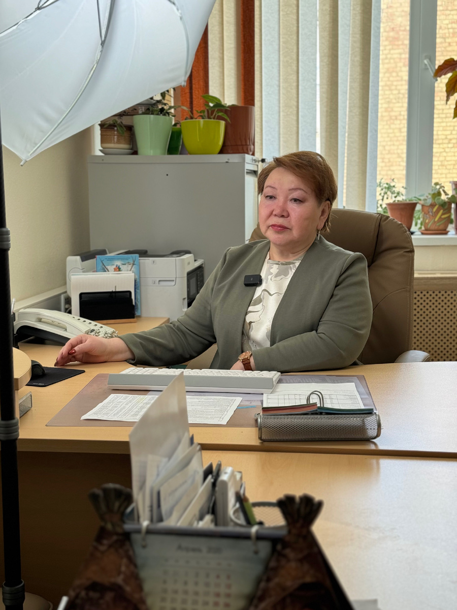 Елена Сотникова дает интервью для фильма «Люди белой земли»