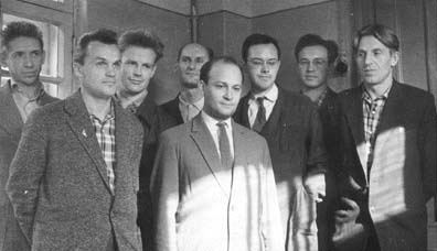 Фото 1961 г.    Участники  разработки и пуска ЭВМ "МИФИ":   (слева направо)   Л.Ф. Козлов, В.И. Зуев,   В.В Первов, В.Н. Корчагин,   И.О. Атовмян, И.А. Камышев,   Б.Н. Белов, Г.Н. Соловьев. https://dozen.mephi.ru/old/history/mephi.htm